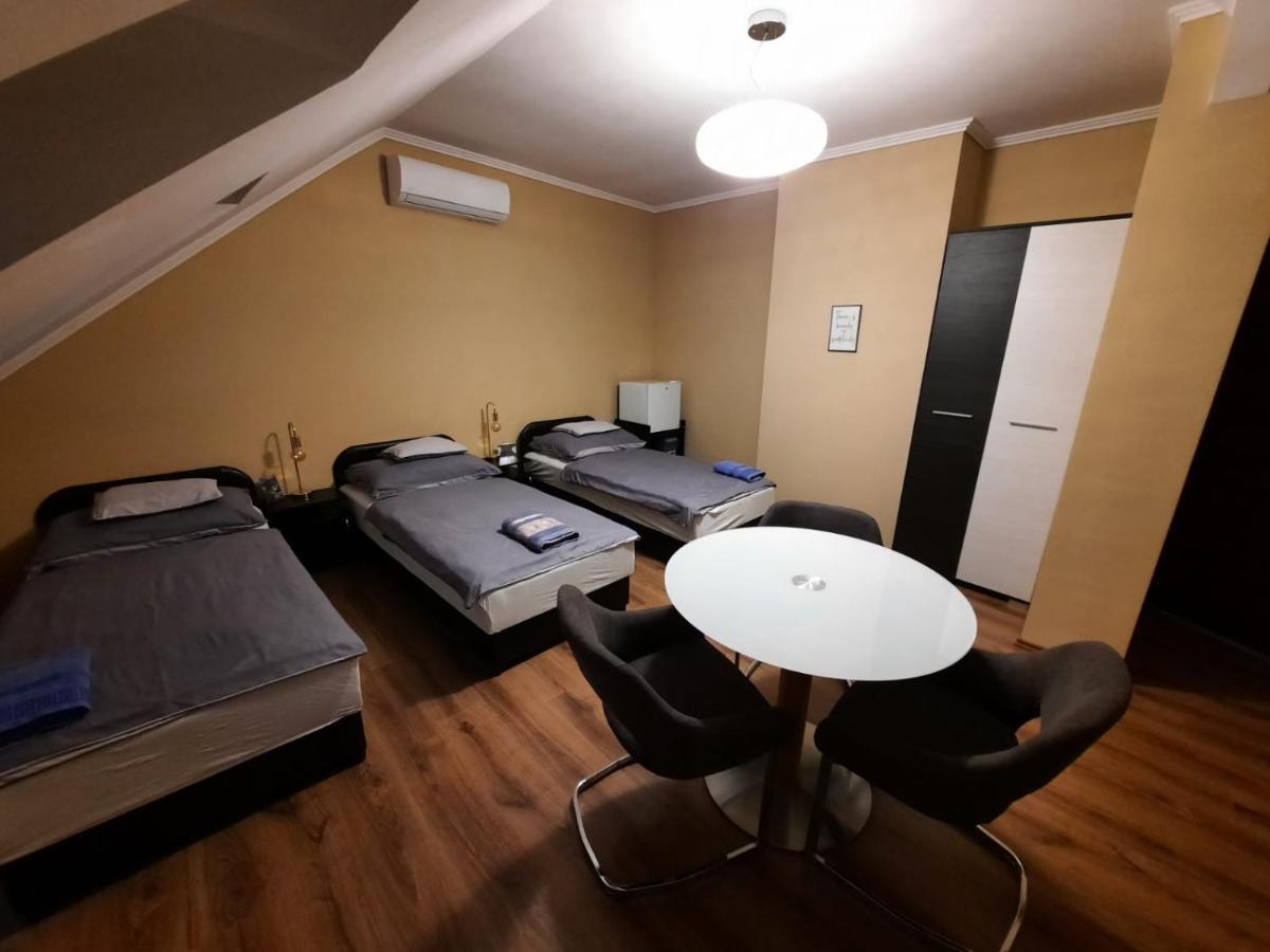 Bed and Breakfast Borostyan Panzio à Debrecen Extérieur photo