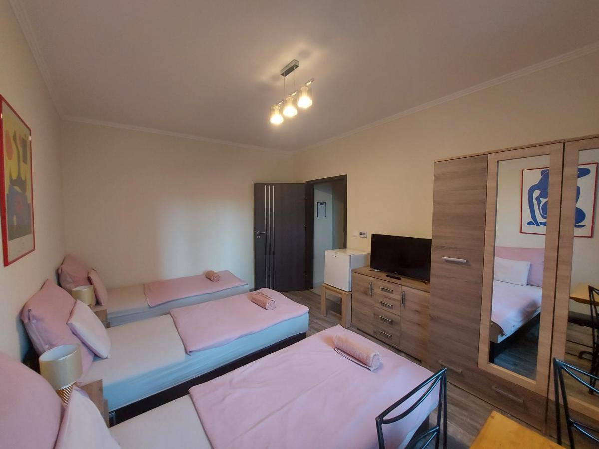 Bed and Breakfast Borostyan Panzio à Debrecen Extérieur photo