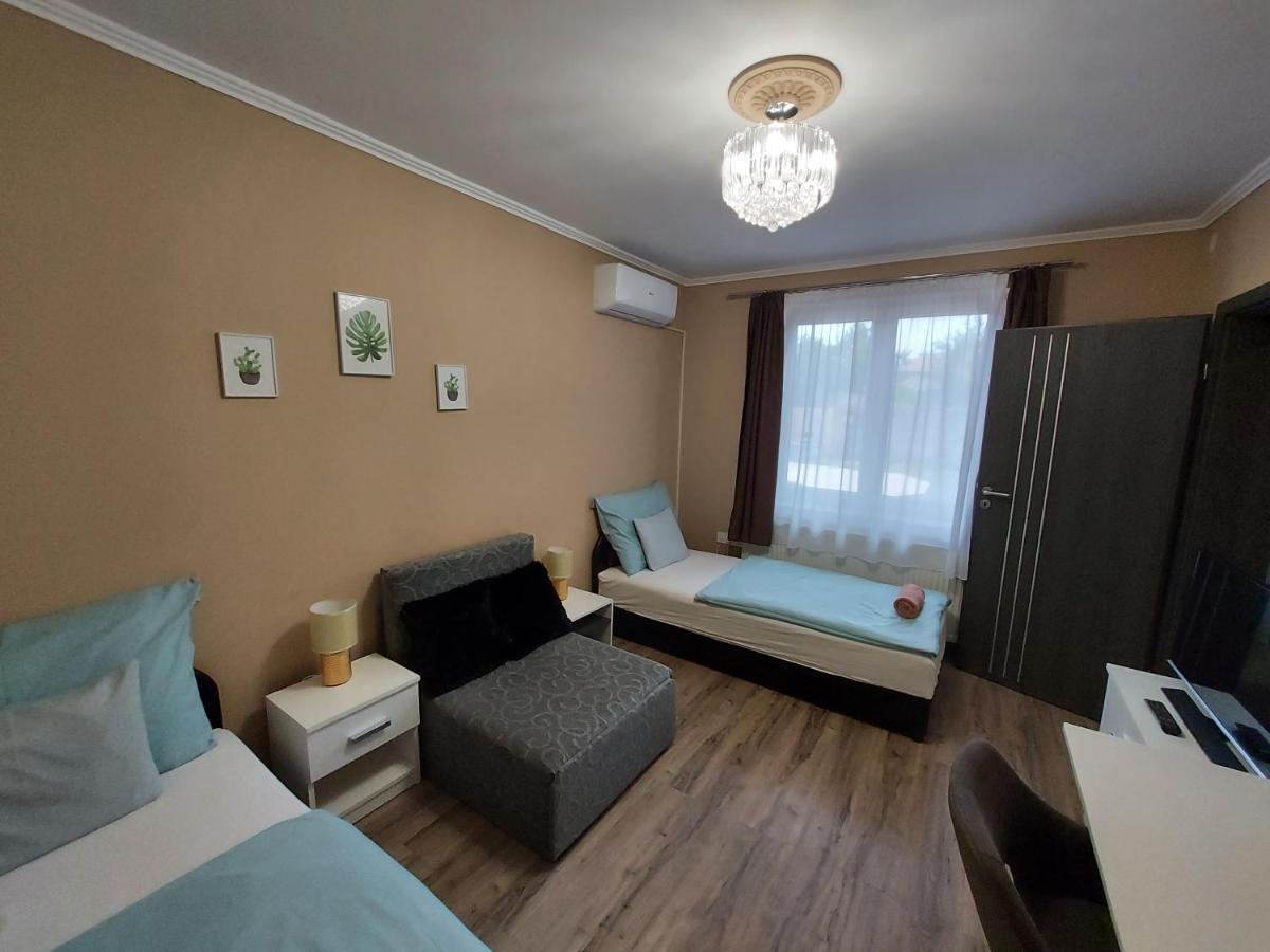 Bed and Breakfast Borostyan Panzio à Debrecen Extérieur photo